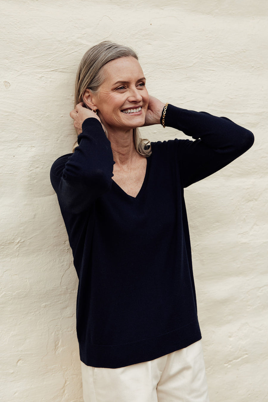Classic Merino V-Neck - Navy