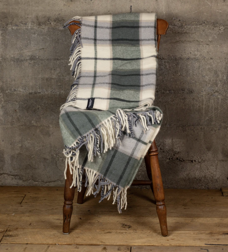 PR Large Twill Check Lambs Wool Blanket -Paneer